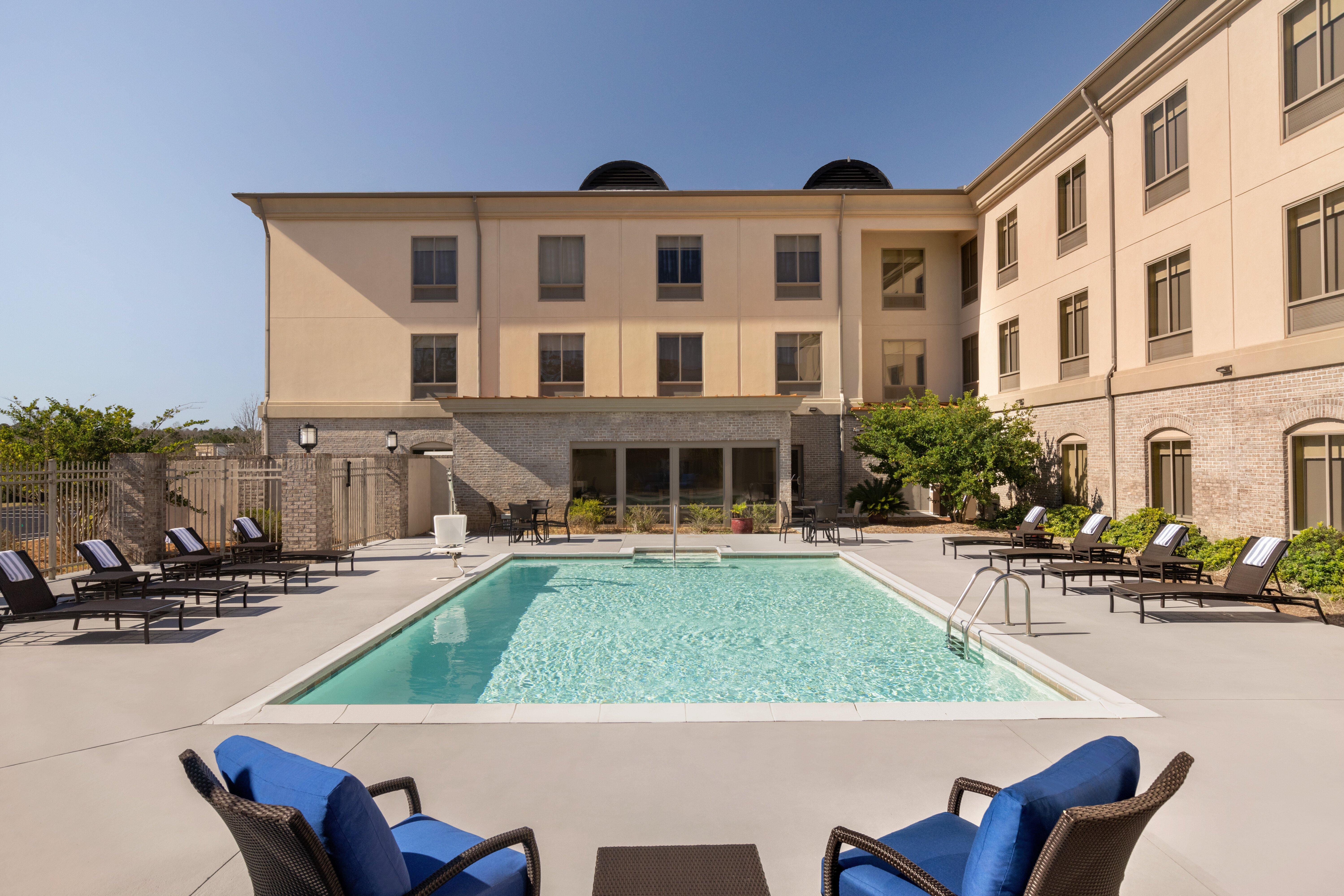 Holiday Inn Express Hotel & Suites Opelika Auburn, An Ihg Hotel Exterior photo